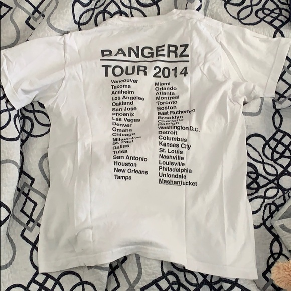 Miley Cyrus Bangerz official tour T-shirt - Picture 2 of 2